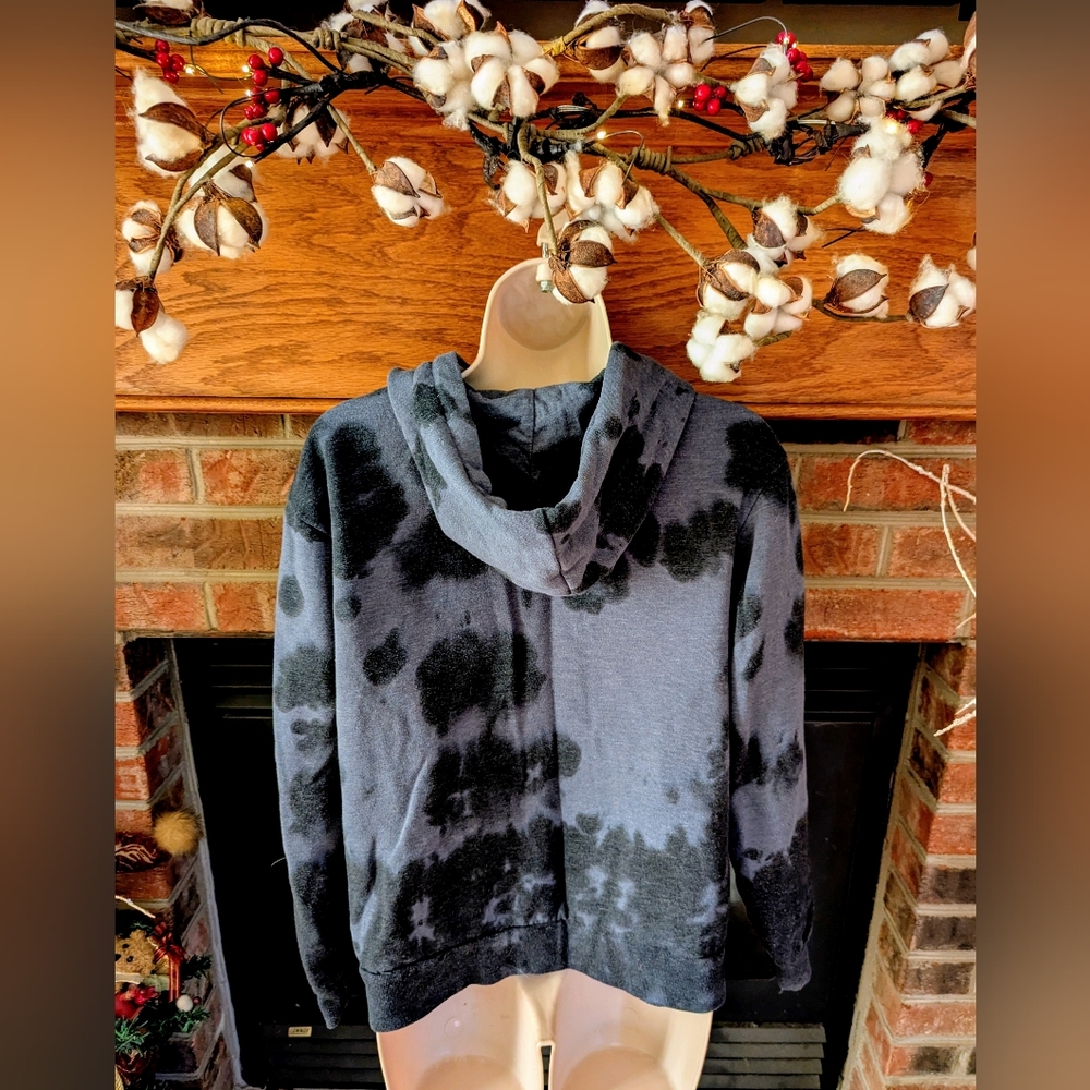 Dream Wild Gray Tie Dye Hoodie Women's Size Medium - Picture 2 of 2